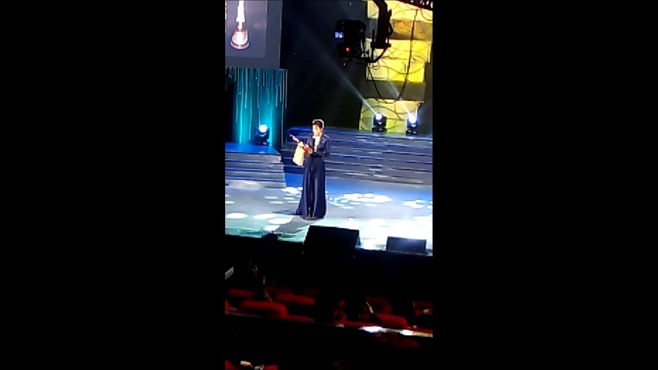 Toni Gonzaga Famas2015