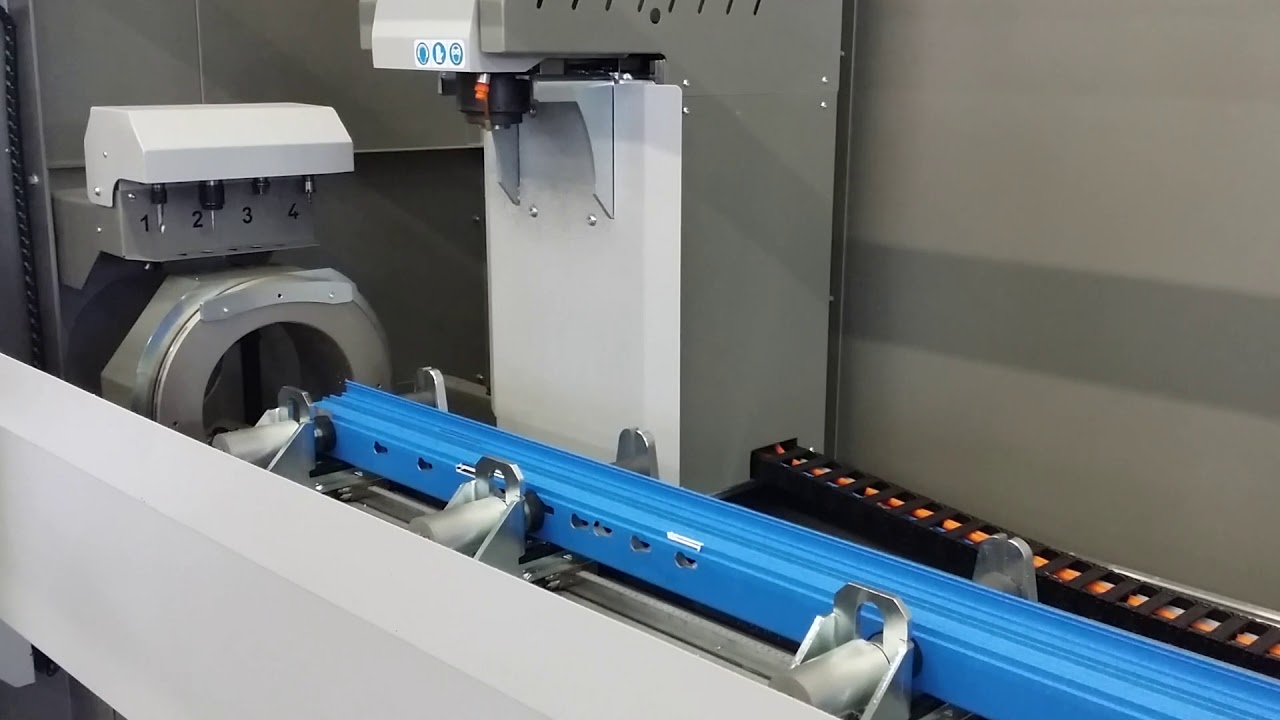 cdl33q Centro di lavoro 4 assi - 4 axis machining center - 4 Achs Bearbeitungszentrum