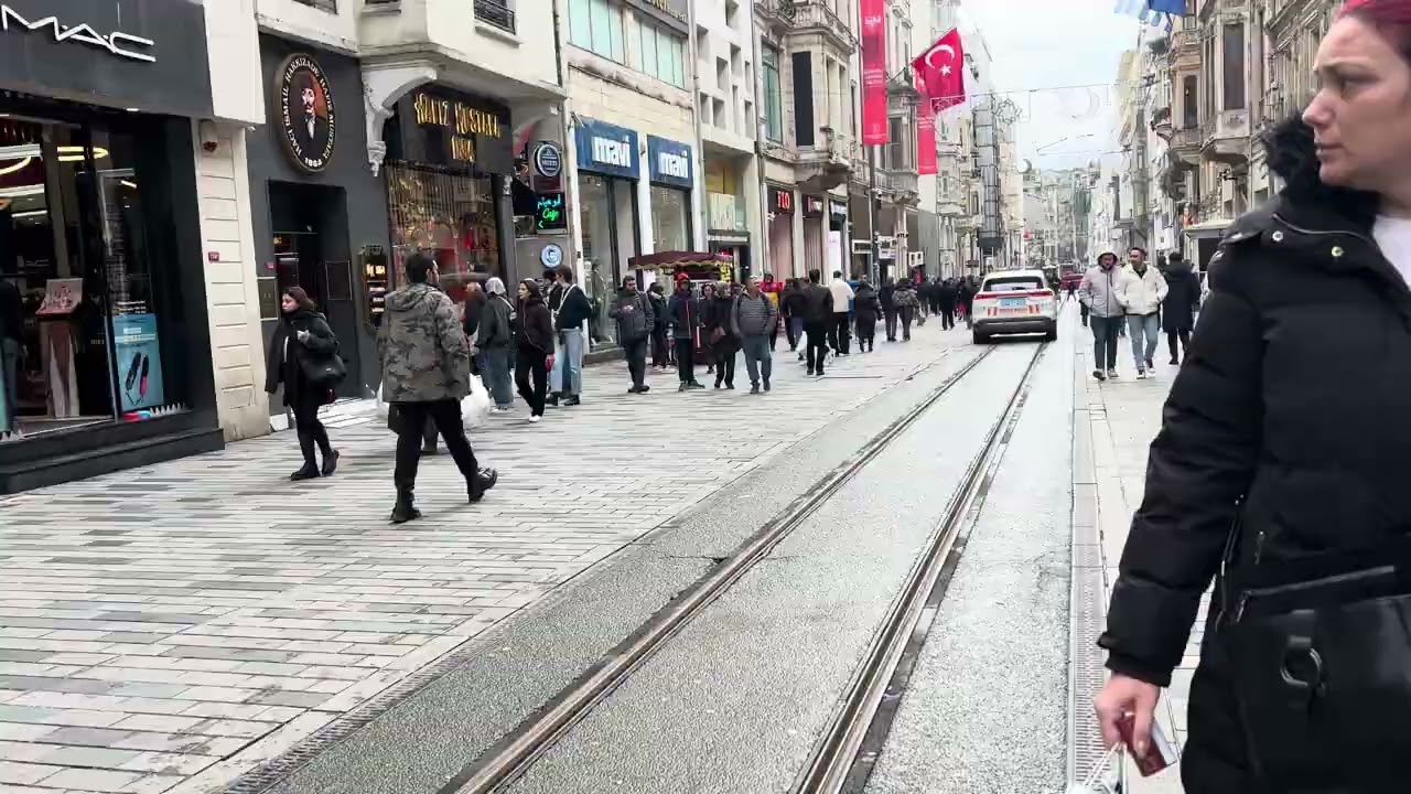 “Istanbul Istiklal Street Walking Tour 4K – Turkey’s Most Famous Avenue”