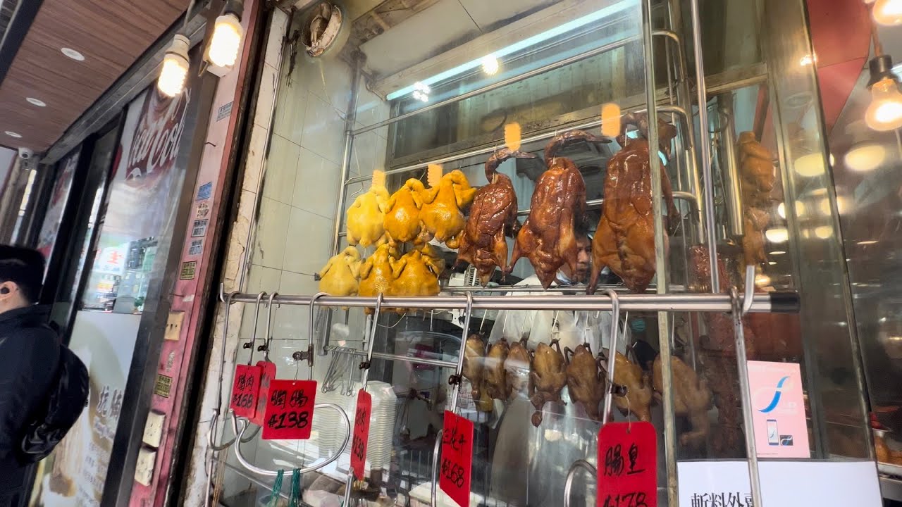 Hong Kong walking tour/ Tin Hau Temple Road