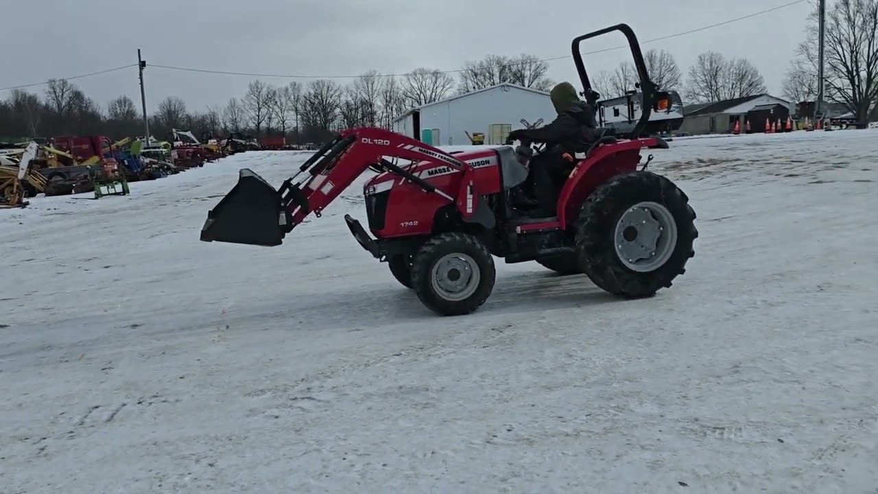 2013 MASSEY FERGUSON 1742 For Sale