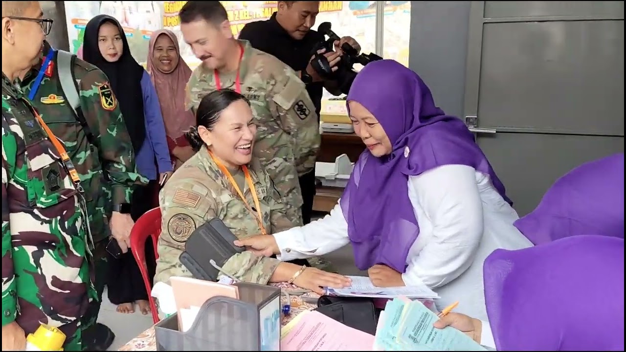 Posyandu Cendrawasih Tegalratu Terima Kunjungan TNI AD dari 20 Negara