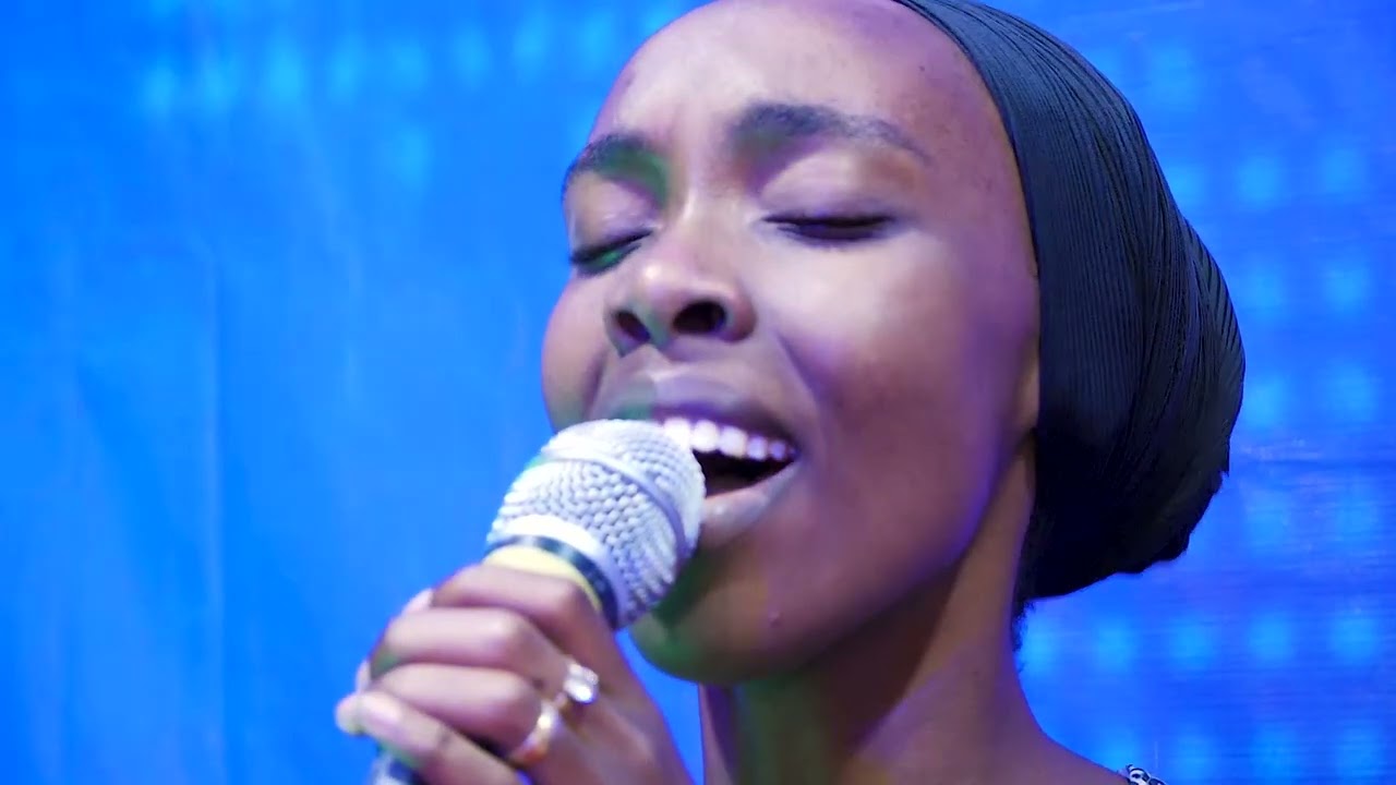 AU CONTRÔLE (Version KIRUNDI) ishimwe Léa (video cover)
