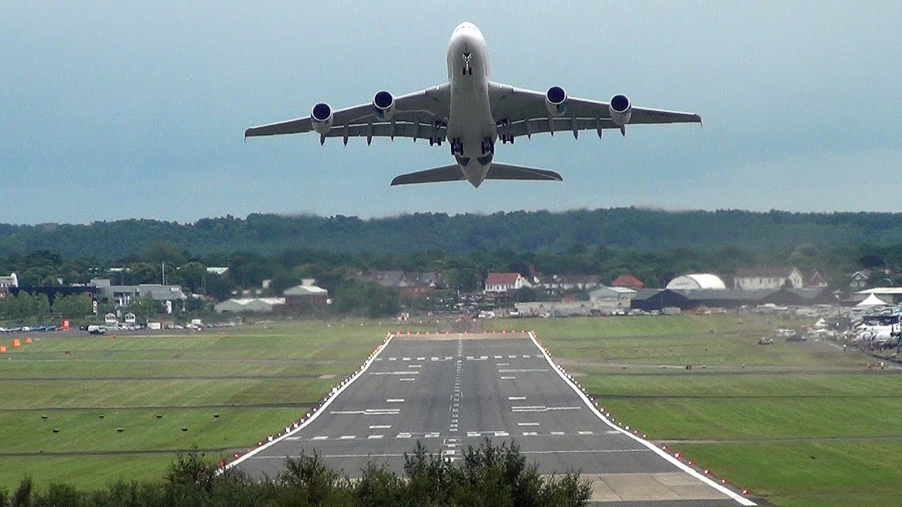 Impressive Malaysia Airlines A380 Flying at Farnborough.