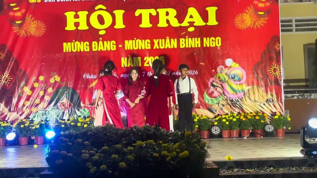 Tiết mục thời trang mừng xuân 2026 của khối 7 trường Minh hoà