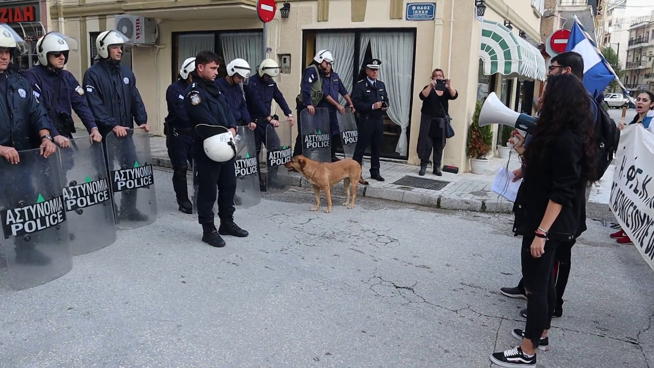 Κύπριοι συνθήματα έξω από το Τουρκικό Προξενείο Κομοτηνής (2)