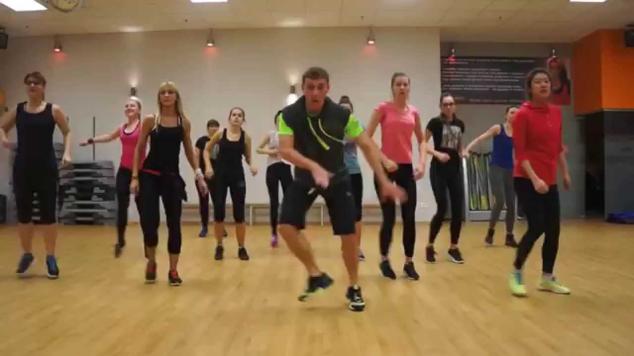 ZUMBA MEGA MIX 45 - Broad Out (Dancehall)