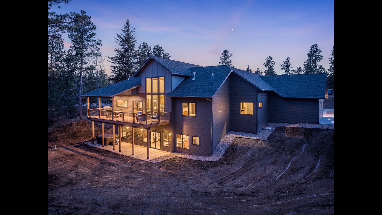 Taking a Tour of a 5 Bedroom | 4 Bath Home In South Dakota