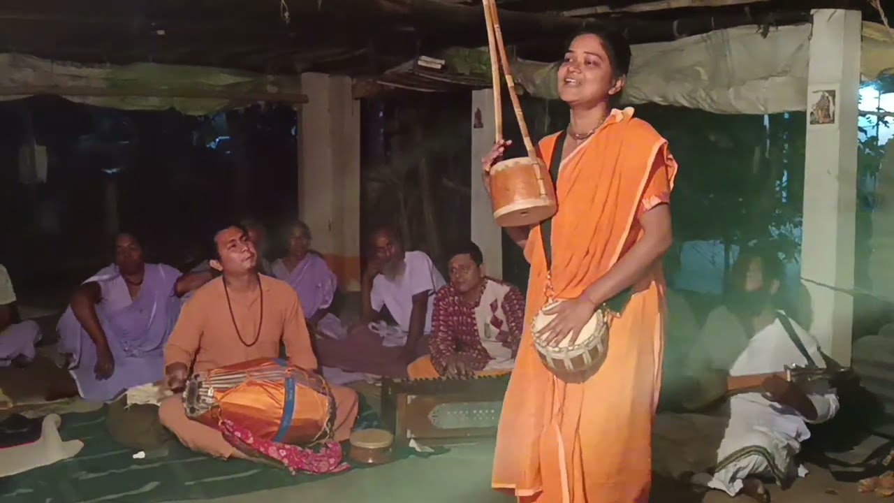 গুরুপদে ভক্তি আছে যার - গাইলেন মহামায়া বাউল