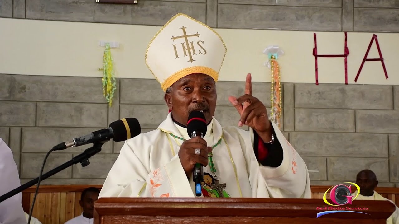 Muthikabu Joseph Mbatia Gucanjamura Ahikania na Rwimbo rwa KAMARU