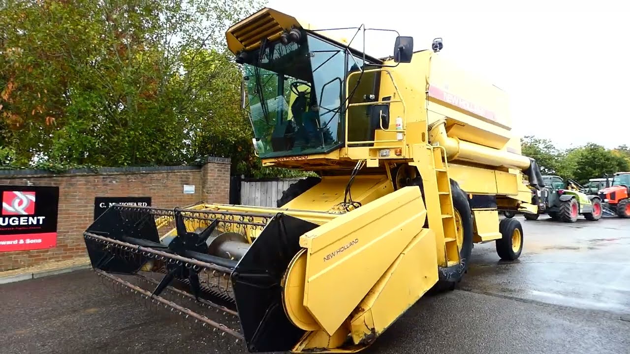 NEW HOLLAND TX32 COMBINE HARVESTER