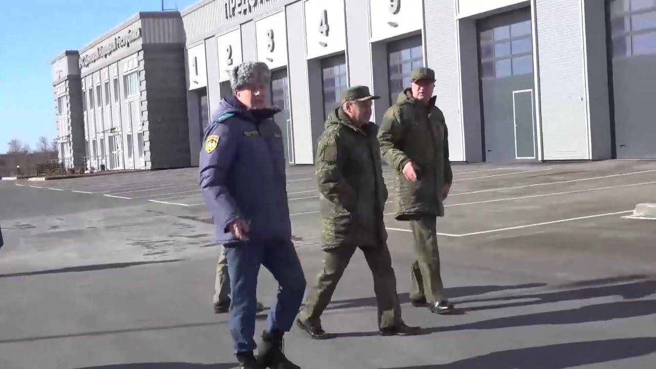 Ministro da Defesa da Rússia inspeciona trabalhos de reconstrução em Mariupol