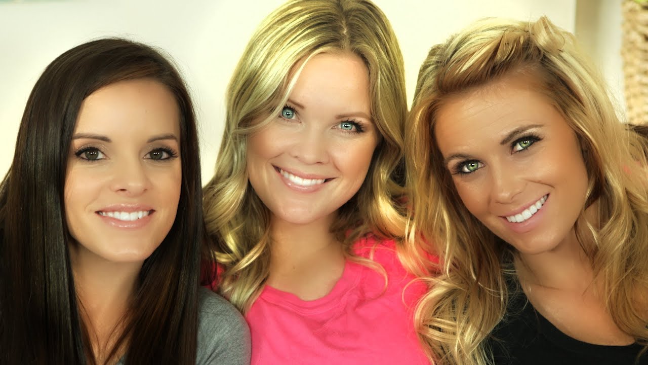 A COZY CONVO FOR THE HOLIDAYS!!! : THE MOMS VIEW