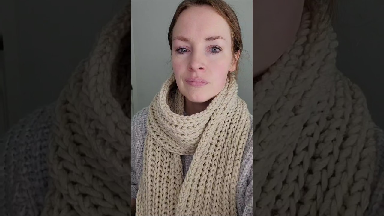 Как связать простой полушарф со скидкой крючком! Более длинная версия на моём канале.