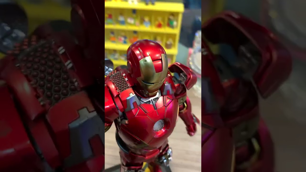 Hot Toys 1/6 Avengers 