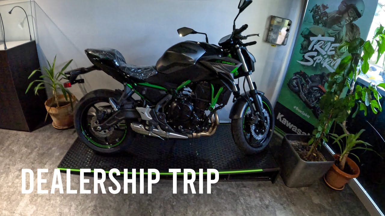 Первое ТО на 1000 км пробега мотоцикла Kawasaki Z400 2023 года.