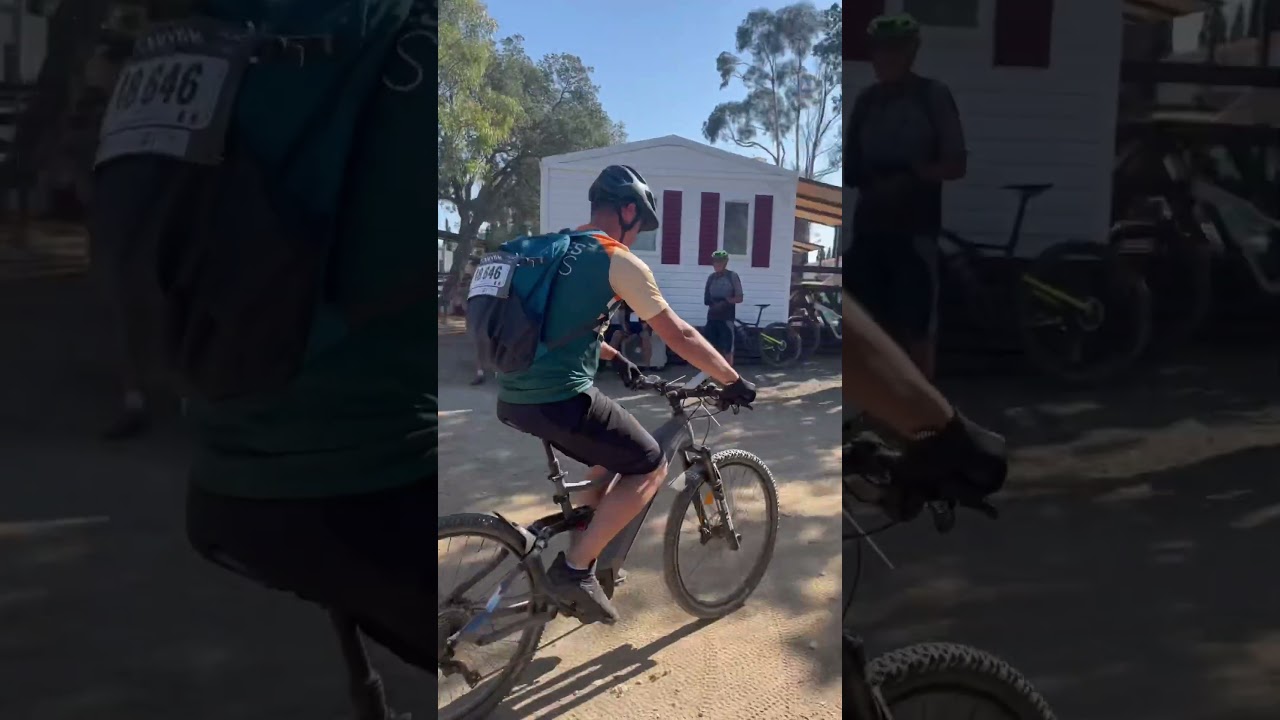 Avec mon vélo électrique, je monte en souriant et je descends en riant! 😄 