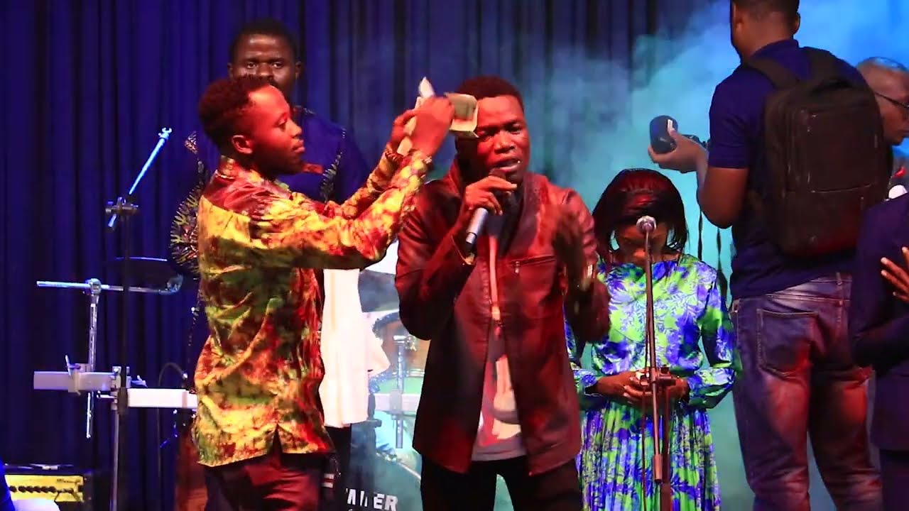 ADORATEUR DAVID YAMONA - ZIPA NGAI (Live)