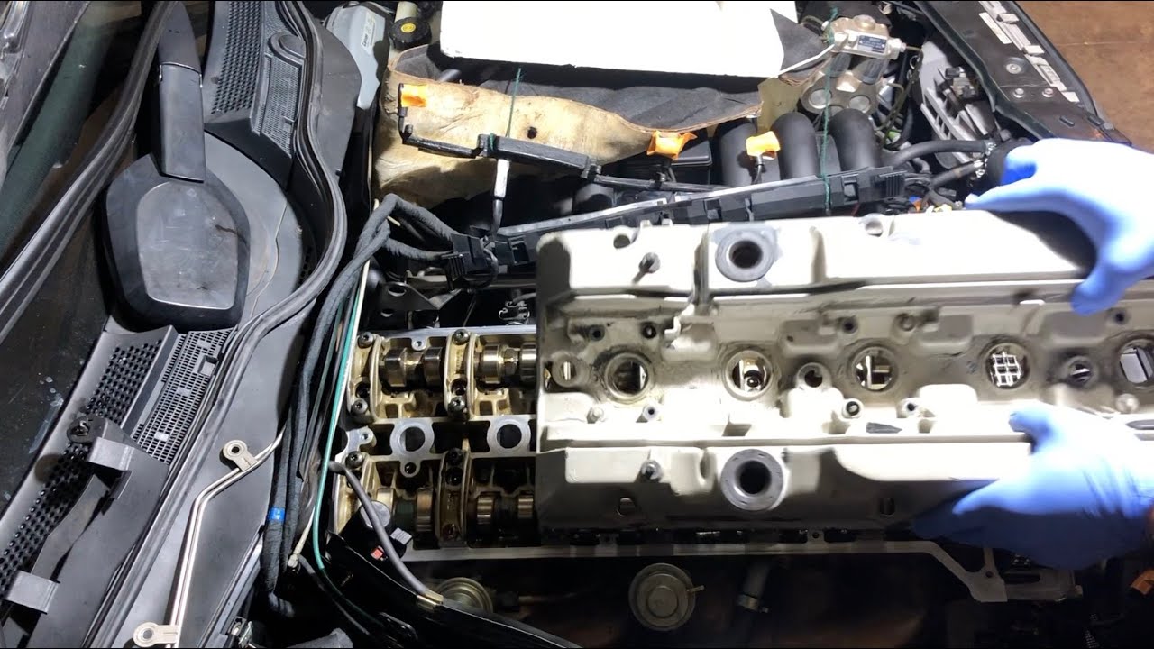 Valve Cover Gasket 1994 Mercedes C280 W202 M104