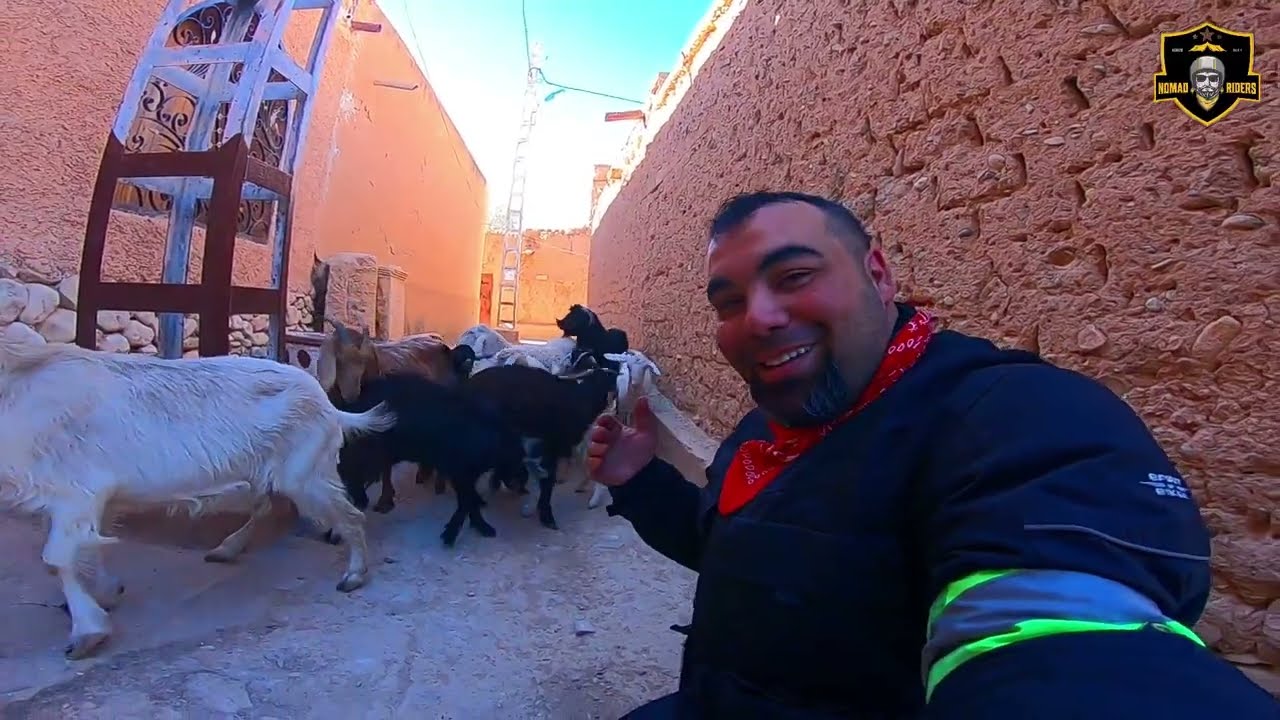 مغامرتي بالدراجة النارية 🏍️ من الجزائر إلى جانت الحلقة7️⃣الدشرة الحمراء