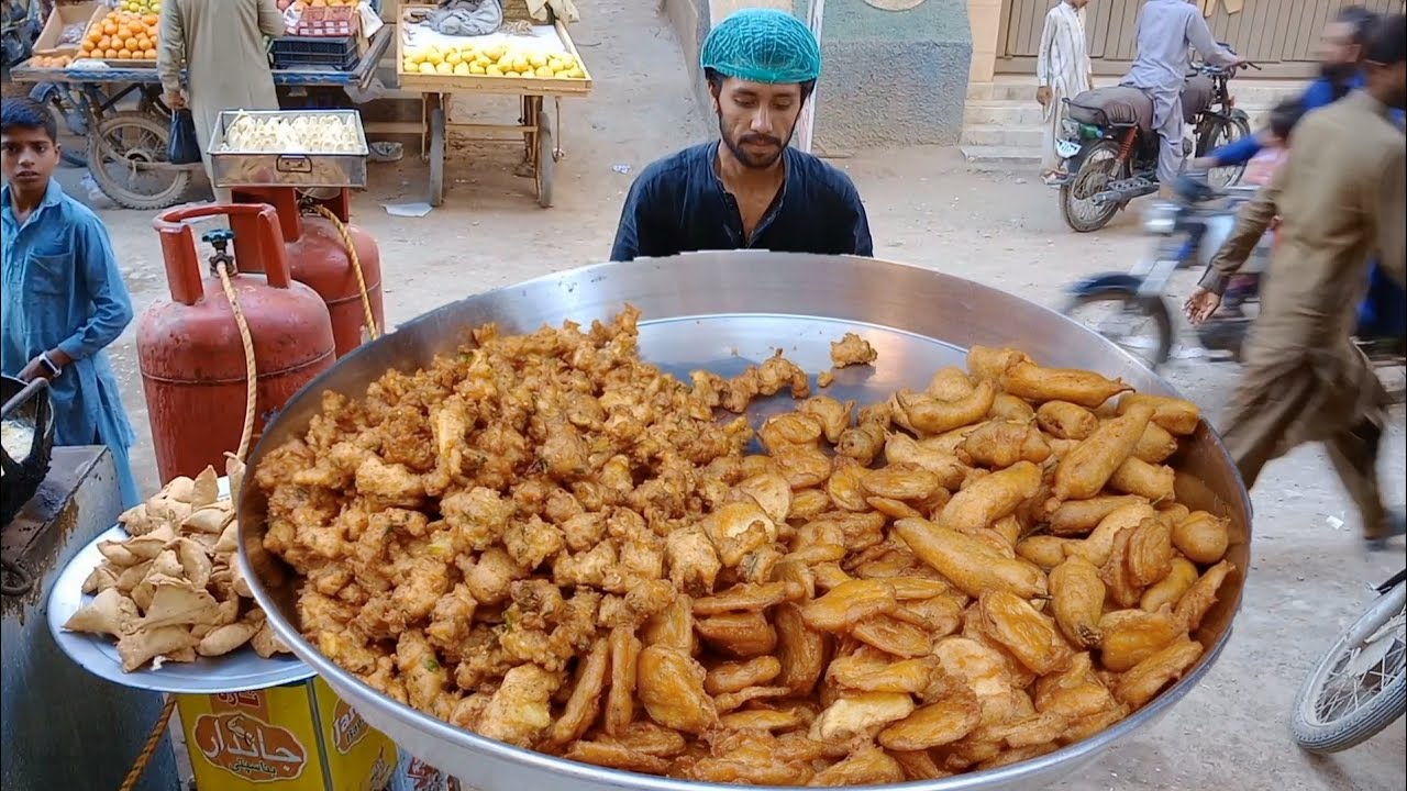 Mix Pakora Plater Recipe | Mirch Pakora | Aloo Pakora | Onion Potato Pakora Recipe by Tahir Mehmood