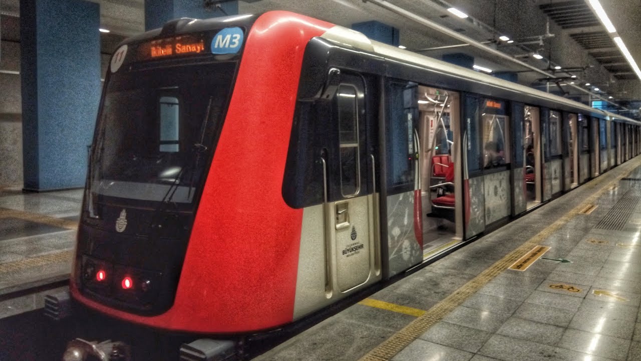 İstanbul Metrosunda İkitelli Sanayi - Kirazlı Arasında Seyahat