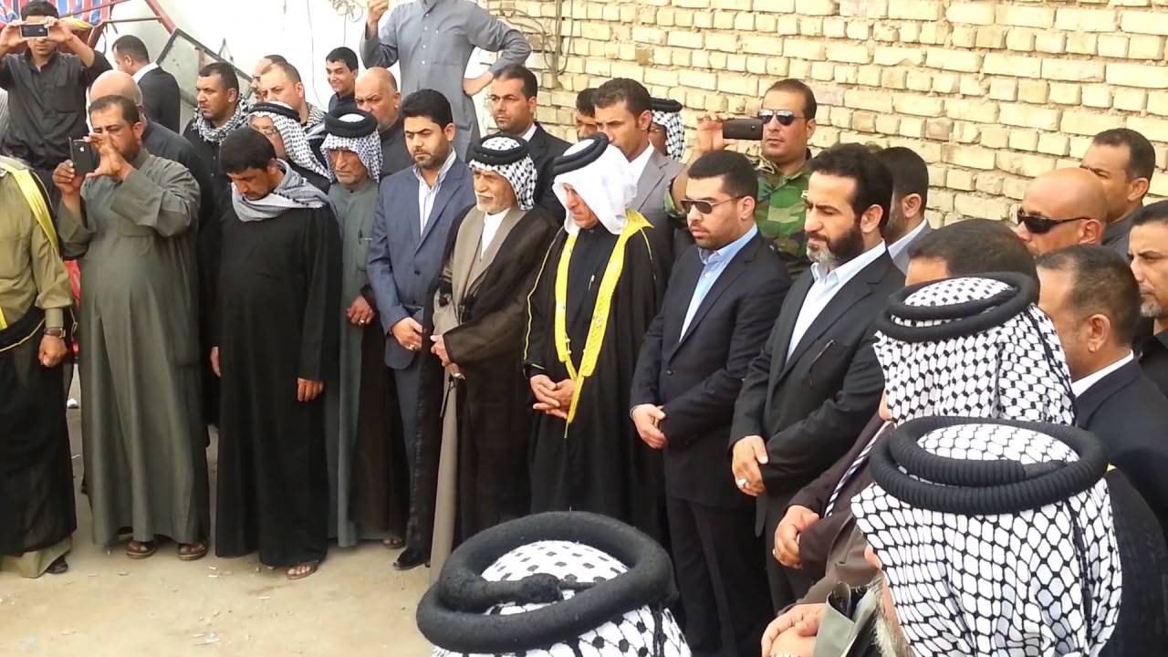 شيخ قبيلة مياح العام في عزاء المرحوم الحاج احمد الشحماني ( رئيس فخذ بيت منشد ) عشيرة ال علي الشحمان