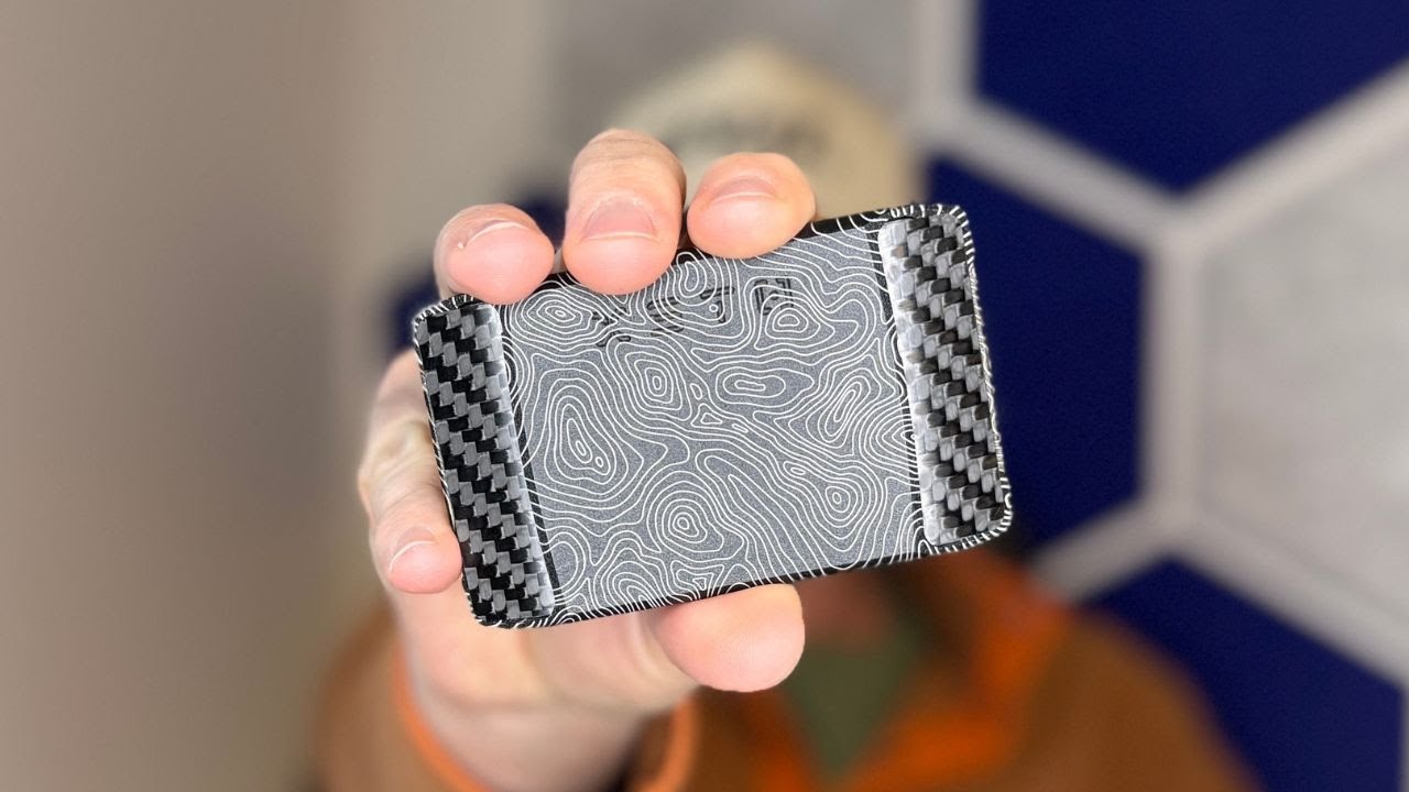 Akeeni XSTO Minimalist Wallet Review: FINALLY Something Different!