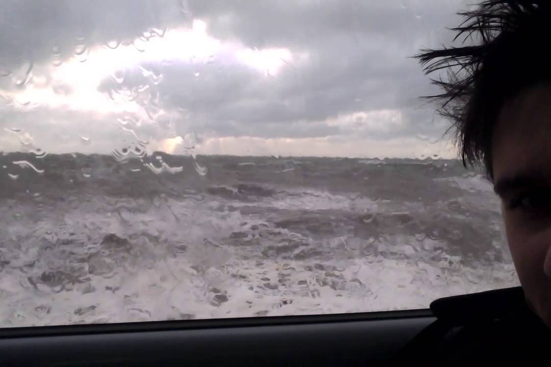 Train being battered by 30ft waves UK Dawlish - Scary!