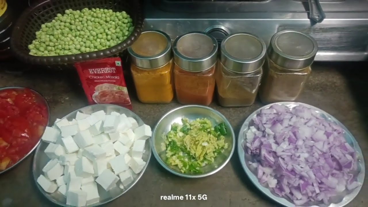 Matar Paneer: Simple Ingredients, Amazing Flavor🤤#foodlover #food #tastyfood #mattarpaneer 