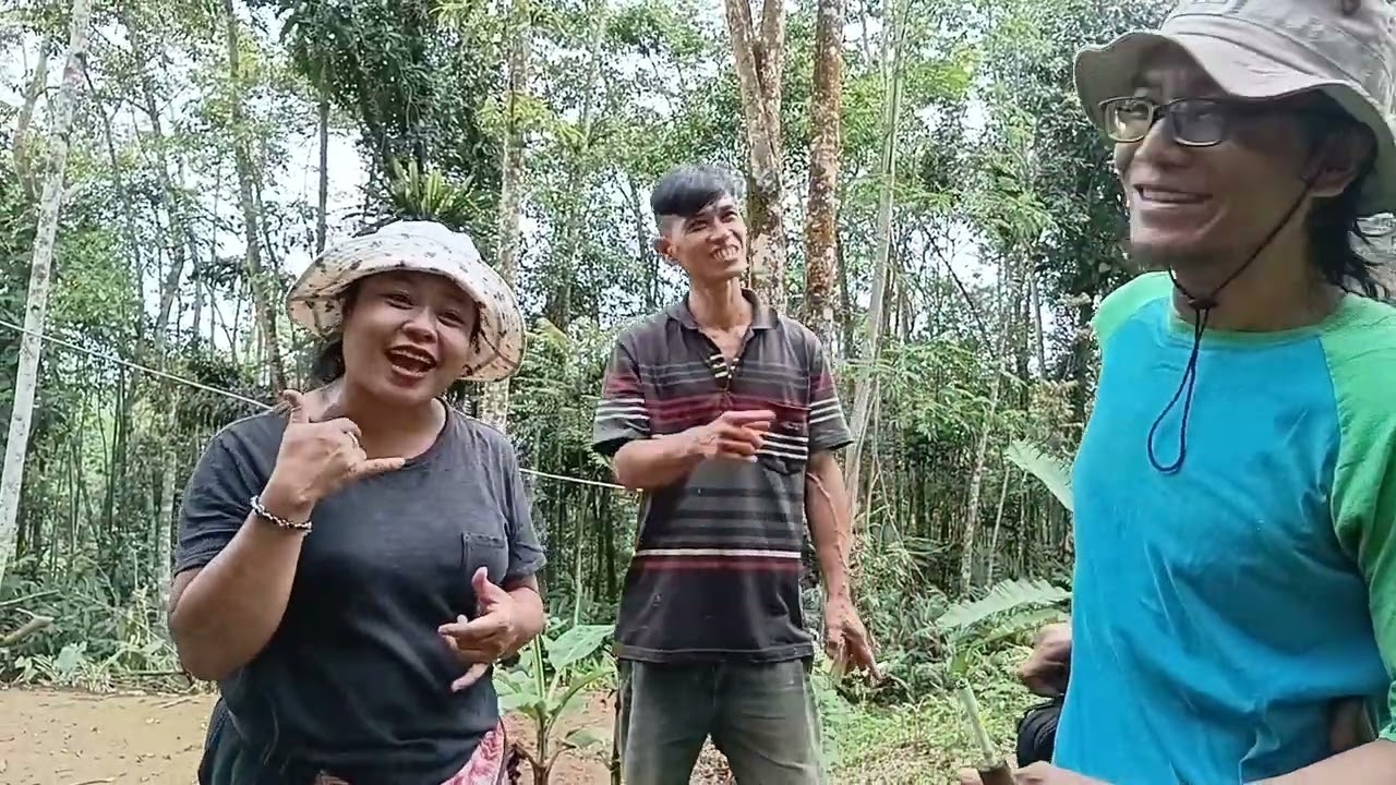 KARENA TIDAK PERCAYA DIRI,  LEBIH MEMILIH  HIDUP SENDIRI DI HUTAN 