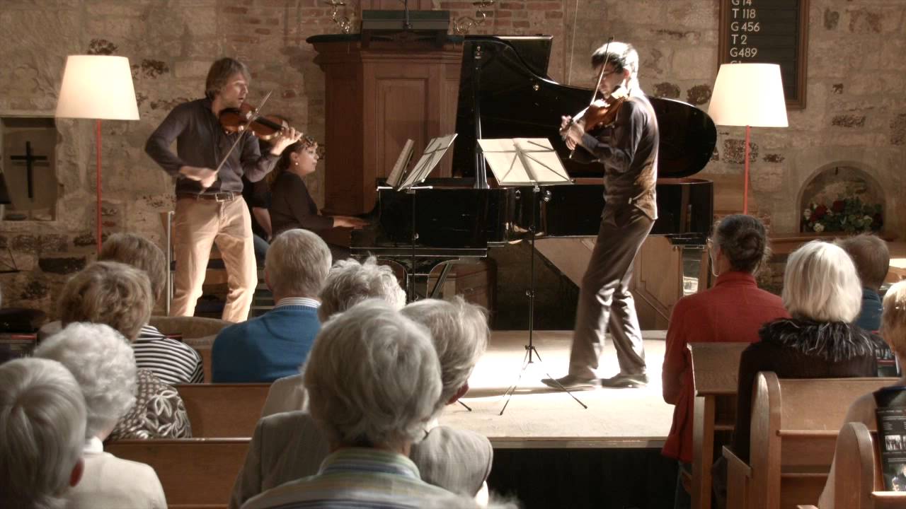 Daniel Rowland, Francesco Sica (violins)  & Irina Botan (piano) play Shostakowitch at Stift '14