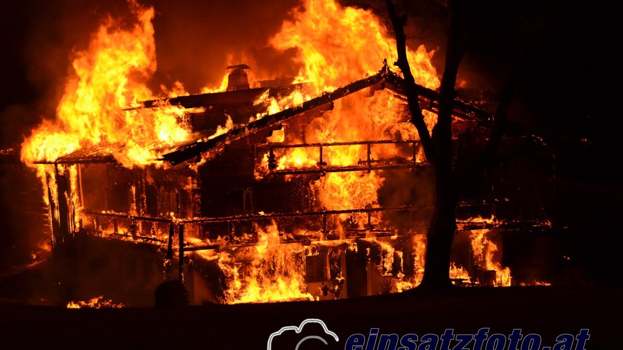 Großeinsatz bei Bauernhausvollbrand in Jochberg