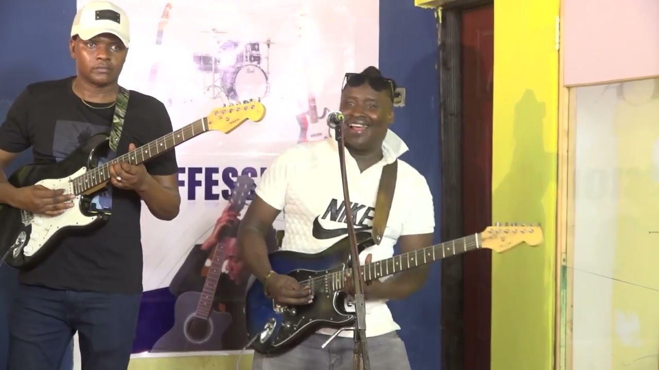 MBULUTINI EXCELLENT 🔥 PERFOMANCE🎸🔥 ALONGSIDE UTUTI WA KYUMA