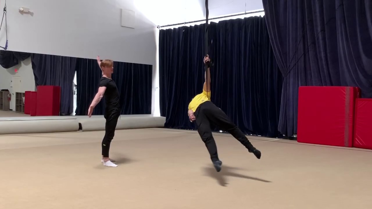 Aerial Straps Training ( circle fly training ).