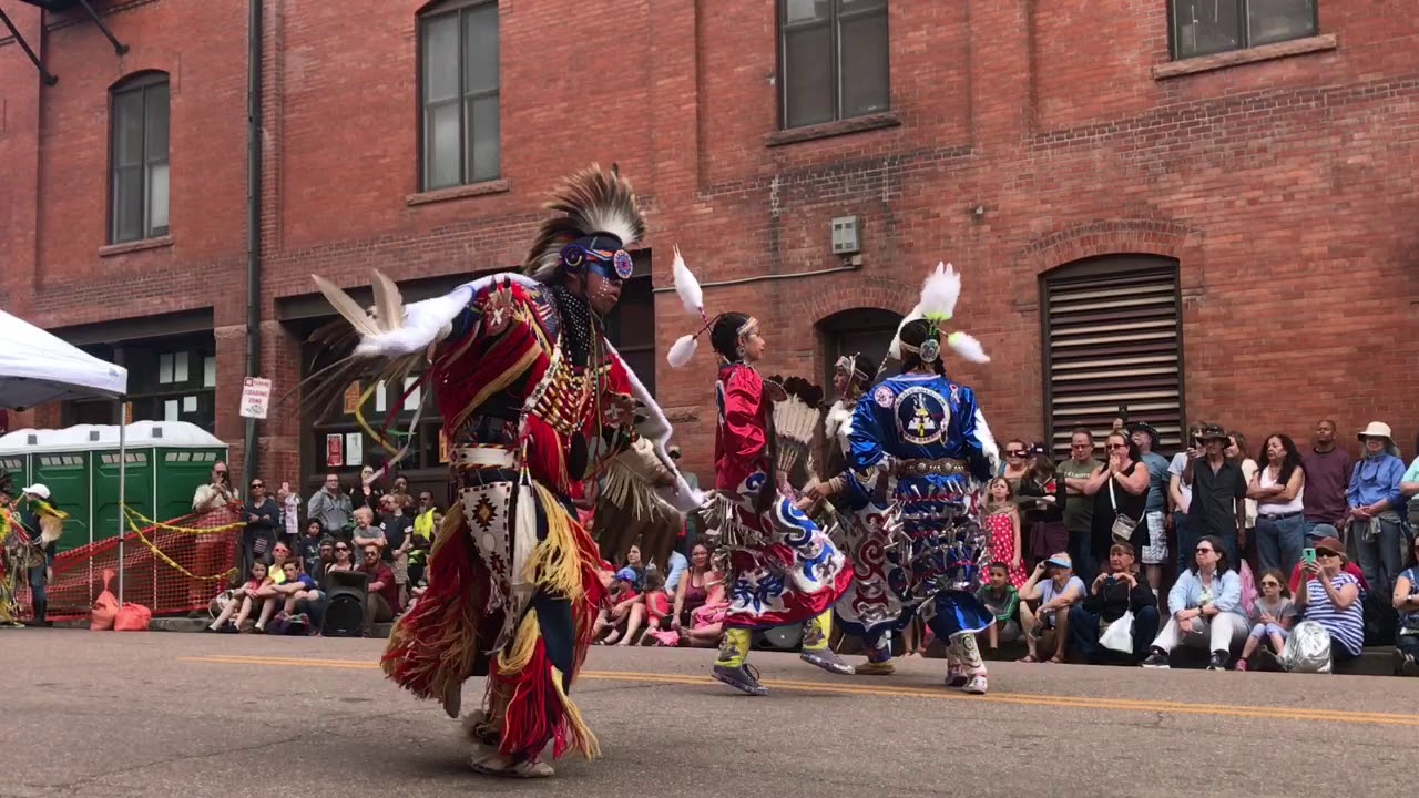アメリカンインディアンのイーグルダンス