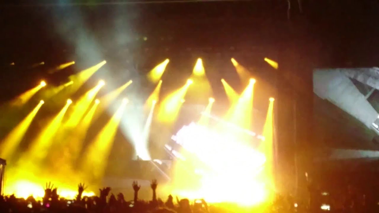 Avicii - I Could Be The One (Live @ Japan Tour 2016 QVC Marine Field) #2