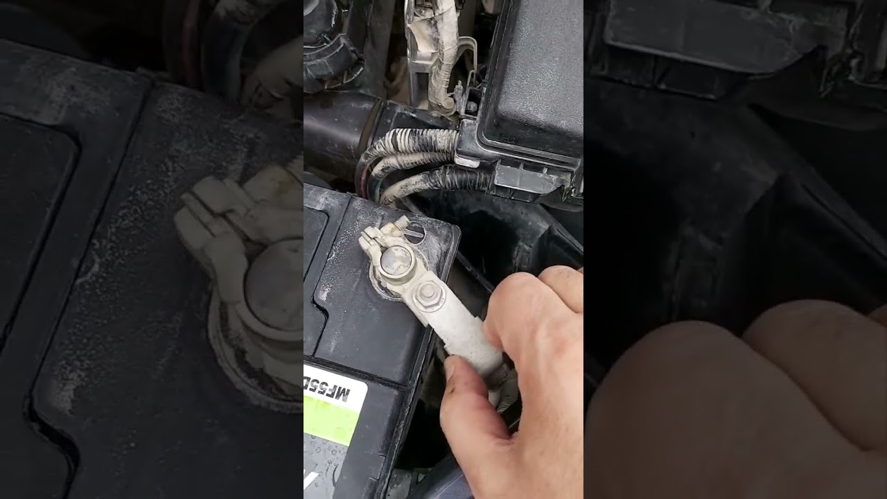 السبب بسيط جدا،انخفاض الrpm واهتزاز المحرك عند الضغط على المكابح والكير على D