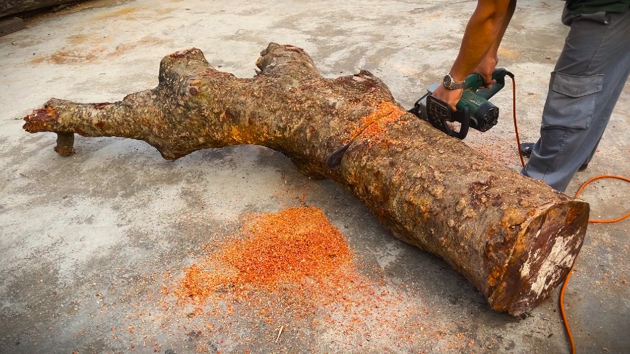 Amazing! The Carpenter Has Created Incredibly Valuable Pieces Of Furniture From Blocks Of Redwood.