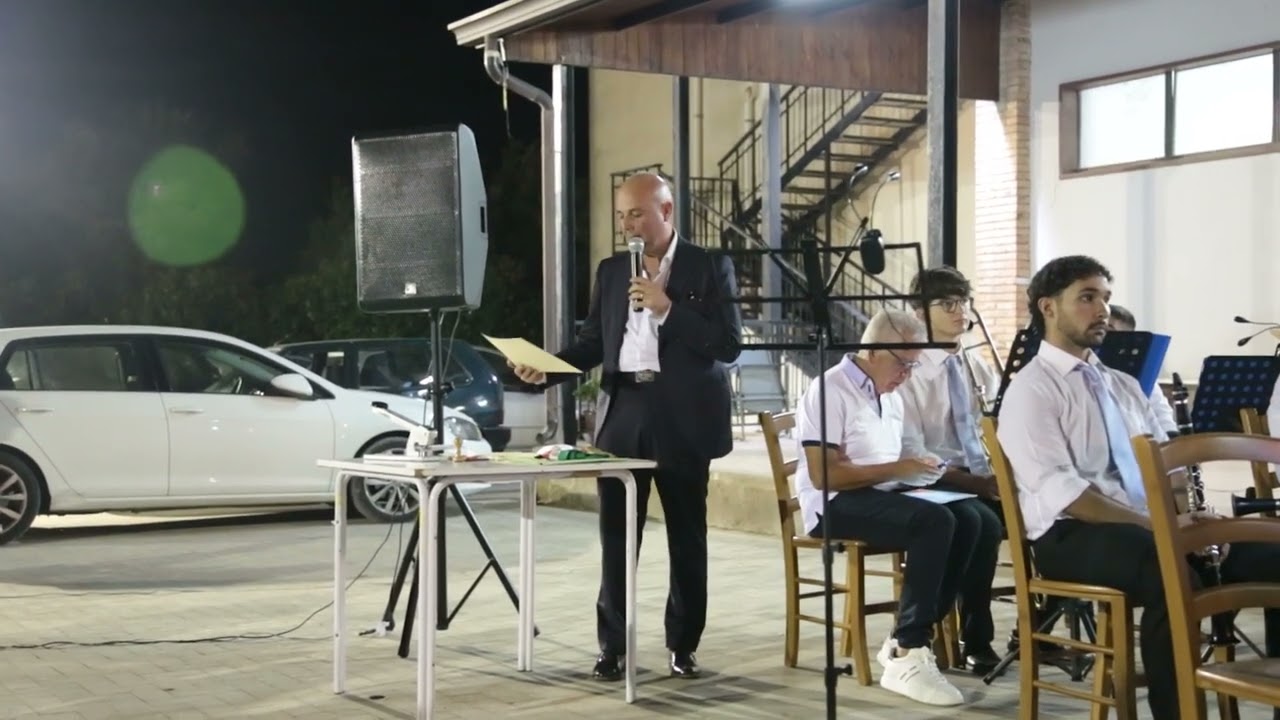 Sindaco di Serradifalco consegna Encomio Solenne ai componenti della banda M.Aldo Lalumia.