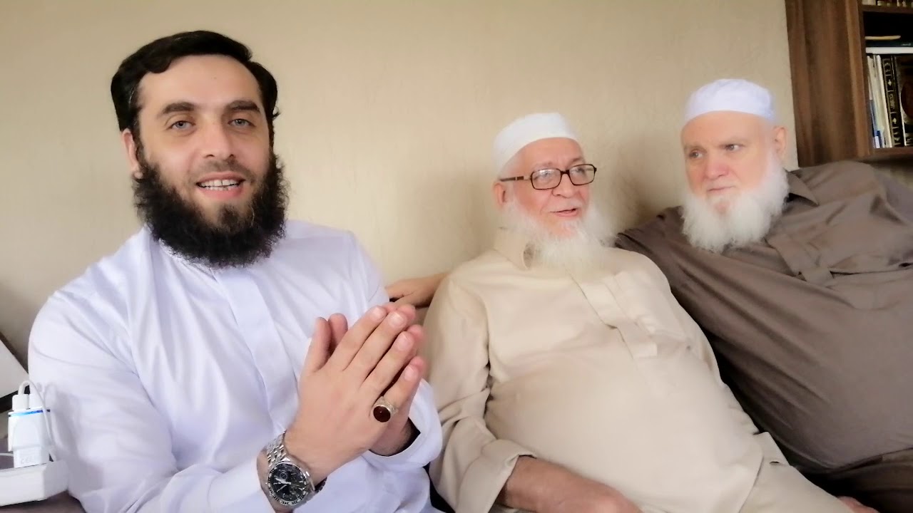 الشيخ يصف أخاه