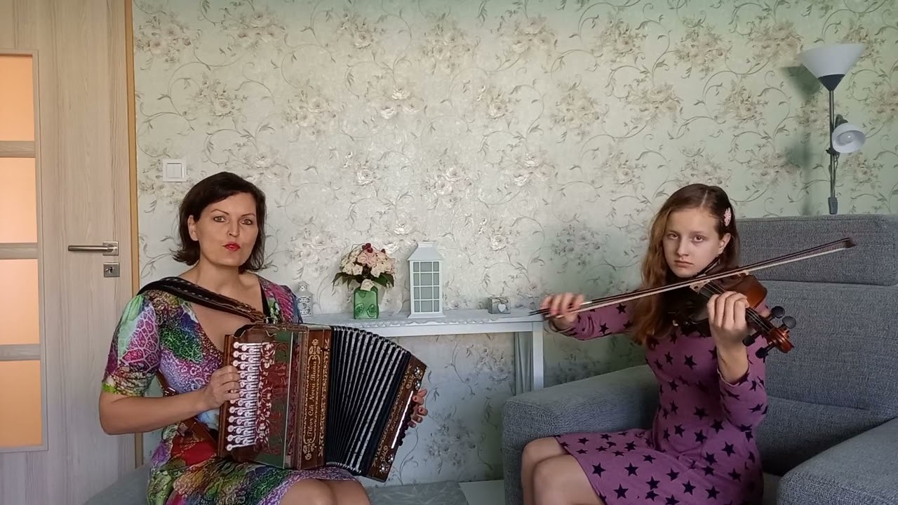 V slzách matička sedela