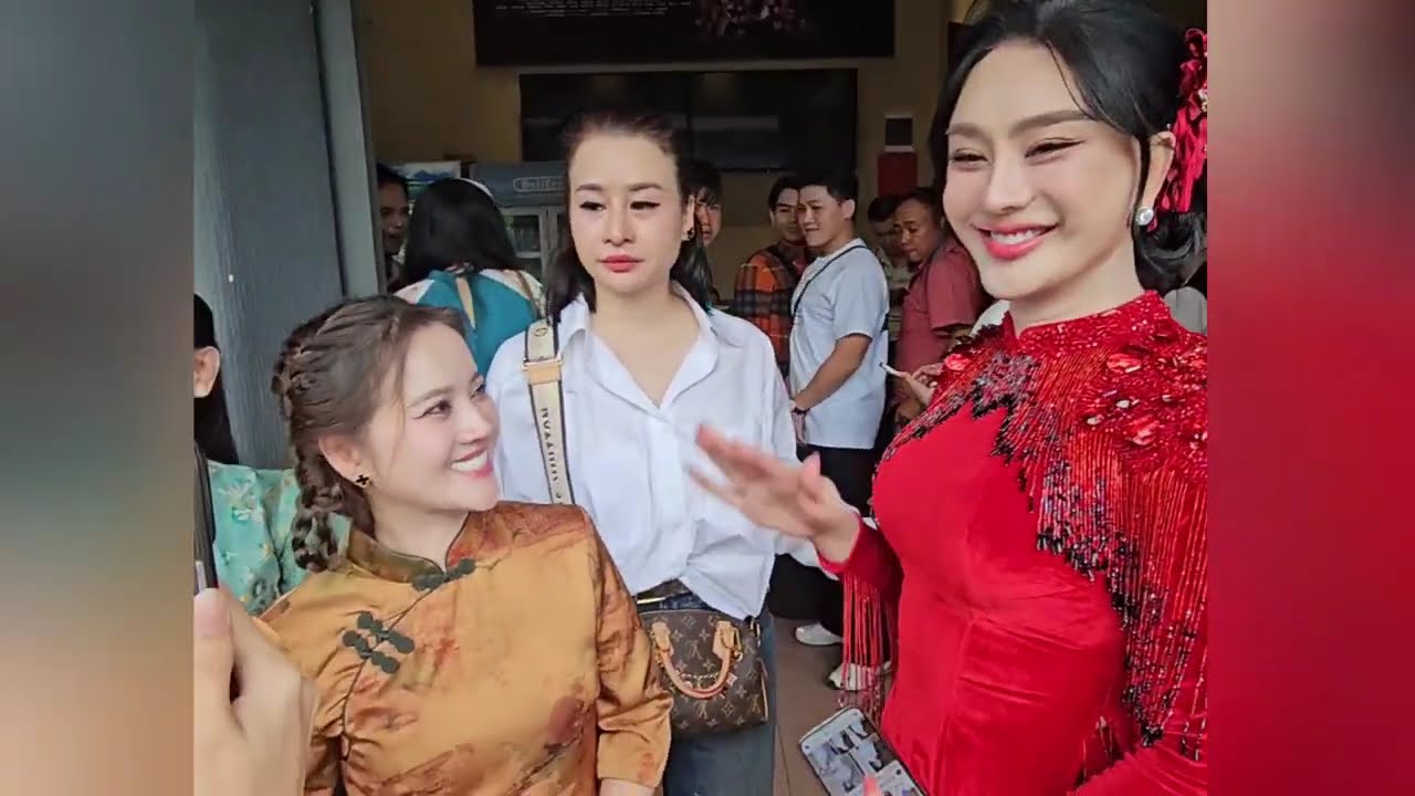 Hồng Loan, Hồng Ni, Lâm Khánh Chi, Thanh Đoàn Trí Quang đến giỗ tổ sân khấu kịch của NS VIỆT HƯƠNG