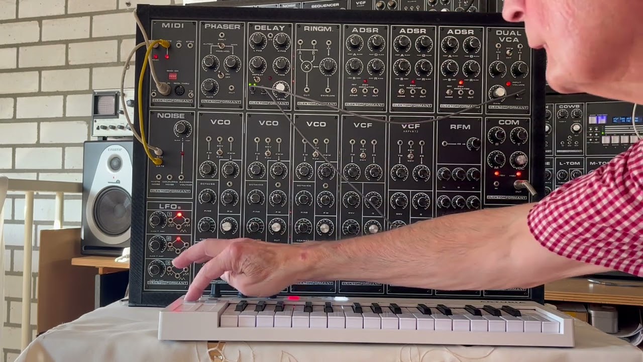 JvR Elektor Formant SEMI Modular Synthesizer with VCF 12dB and ARP4072. (NEW)