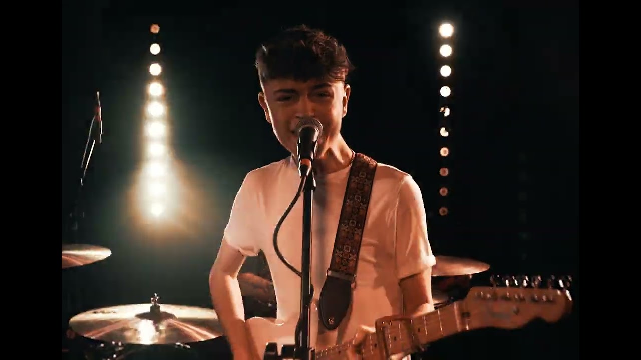 TOM A  SMITH   LITTLE BITS OFFICIAL MUSIC VIDEO