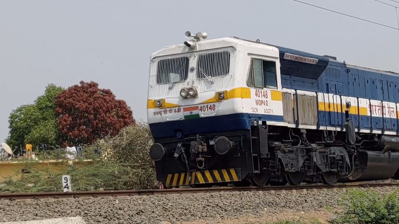 07855 Akola - Purna Passenger Train with Freshly Painted WDP4D Locomotive | Indian Railways #wdp4d