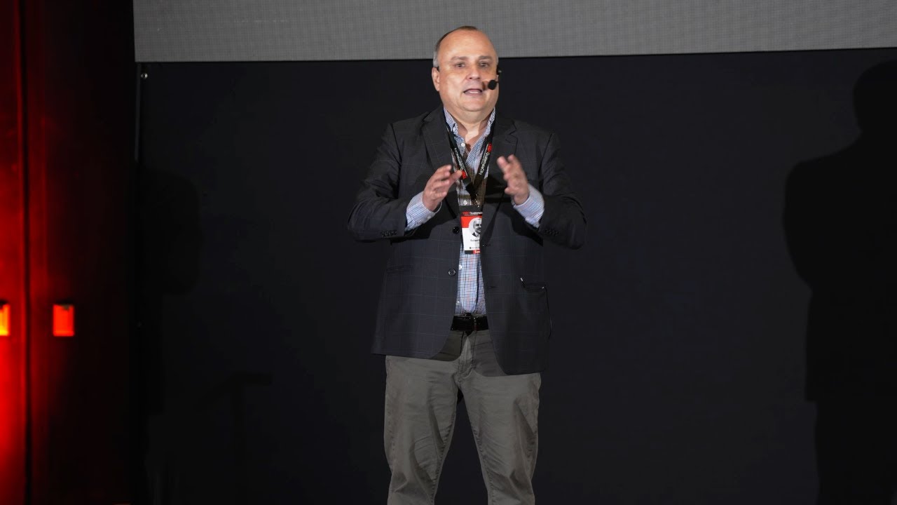 El adhesivo invisible en el crecimiento de las empresas | Rafael Bardales | TEDxGuatemala City