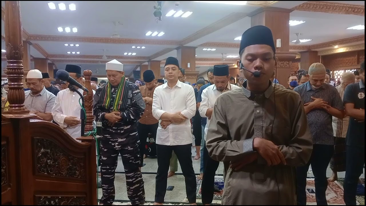 Shalat Jum'at Masjid Al-Muhajirin Pemkot Surabaya Imam Ust Fursan Robbani Al Hafidz 