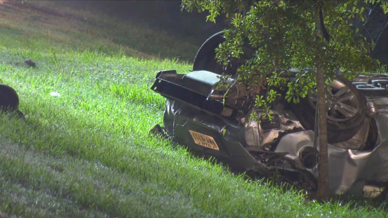Suspect Fleeing Police Fatally Crashes | Humble