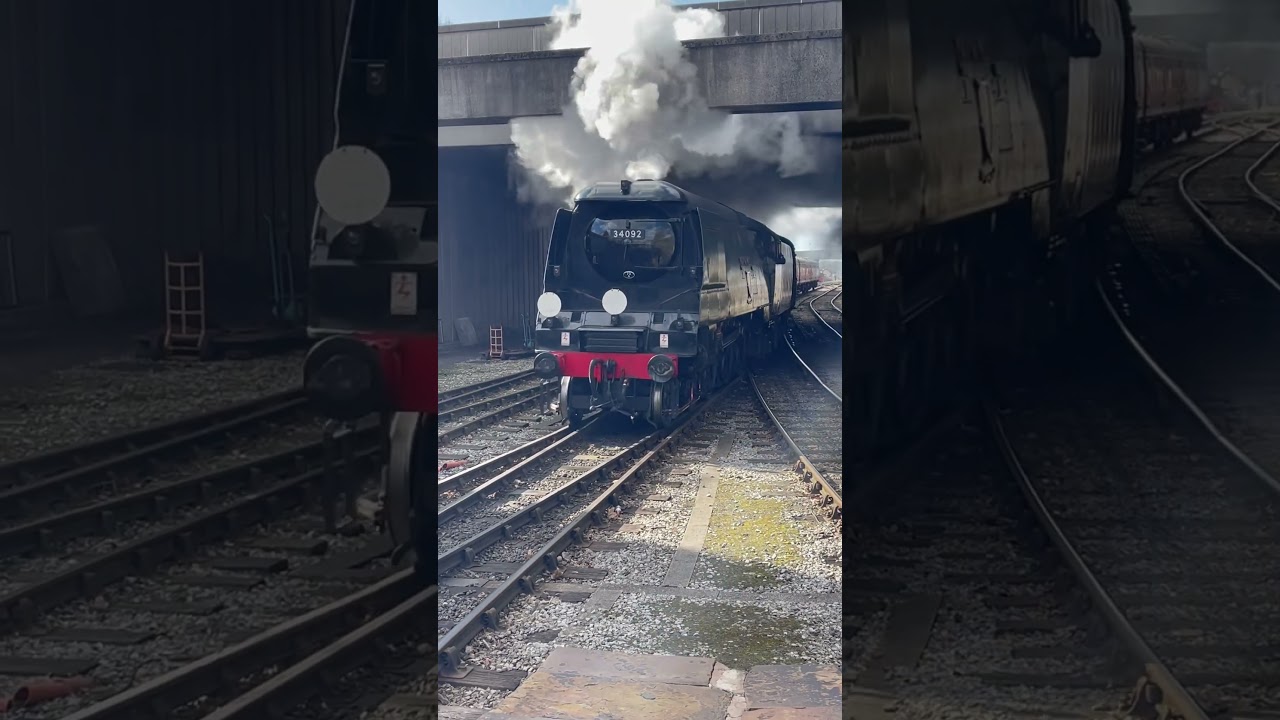34092 &lsquo;City of Wells&rsquo; locomotive at Bury Bolton Street station. #heritagerailway #steamtrain #trains